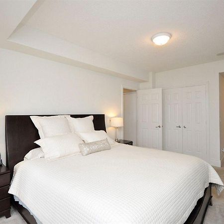 Downtown Mississauga Executive Suites Sq1 Exterior foto