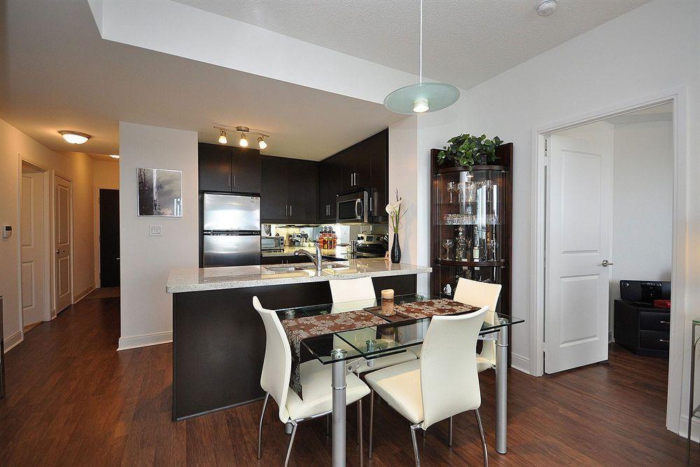 Downtown Mississauga Executive Suites Sq1 Exterior foto