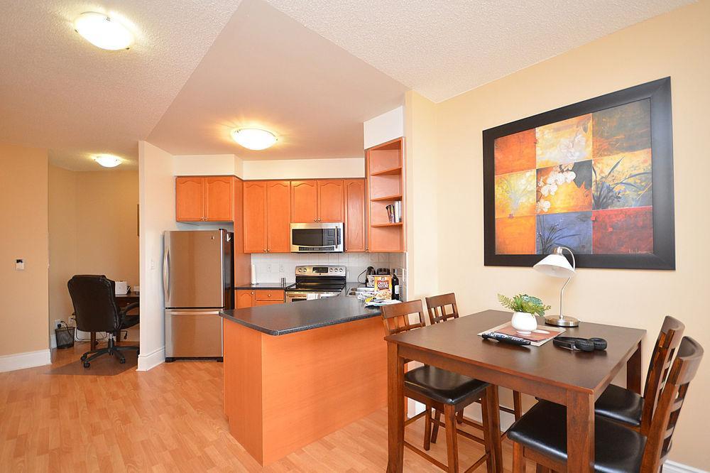 Downtown Mississauga Executive Suites Sq1 Exterior foto