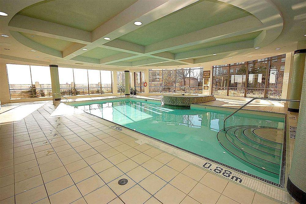 Downtown Mississauga Executive Suites Sq1 Exterior foto